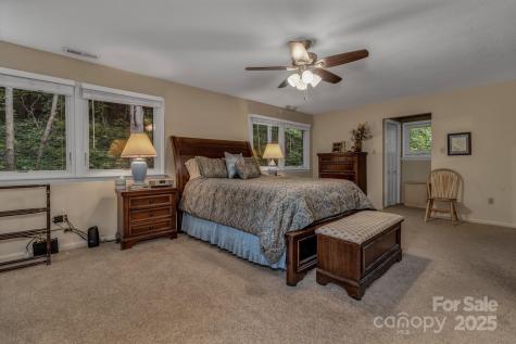 31 Mark Twain Road Asheville NC 28805