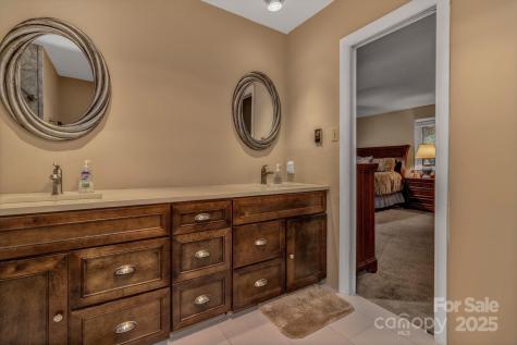 31 Mark Twain Road Asheville NC 28805