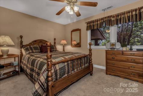 31 Mark Twain Road Asheville NC 28805