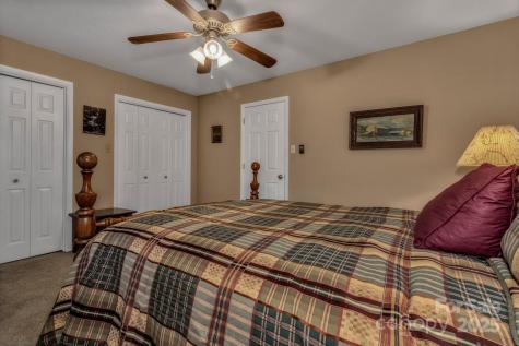 31 Mark Twain Road Asheville NC 28805