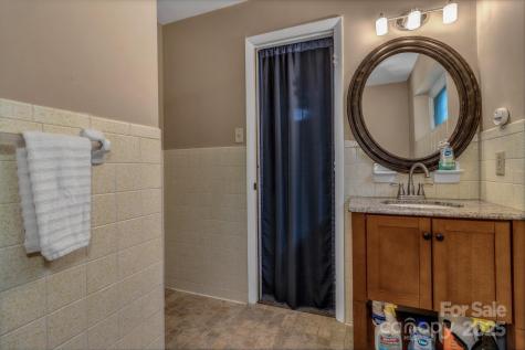 31 Mark Twain Road Asheville NC 28805