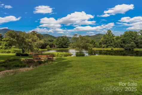 31 Mark Twain Road Asheville NC 28805