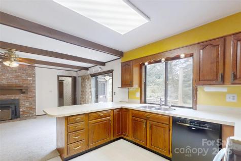 3204 Hickory Hill Road Hendersonville NC 28792