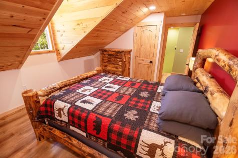 95 Lasso Lane Waynesville NC 28785