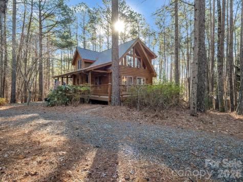 907 Hidden Lake Parkway Nebo NC 28761