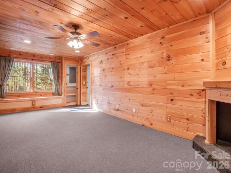907 Hidden Lake Parkway Nebo NC 28761