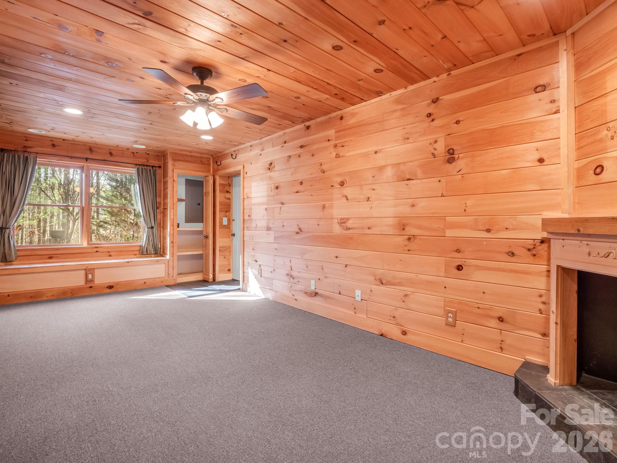907 Hidden Lake Parkway Nebo NC 28761