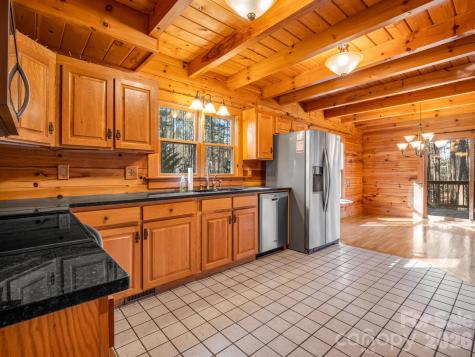 907 Hidden Lake Parkway Nebo NC 28761