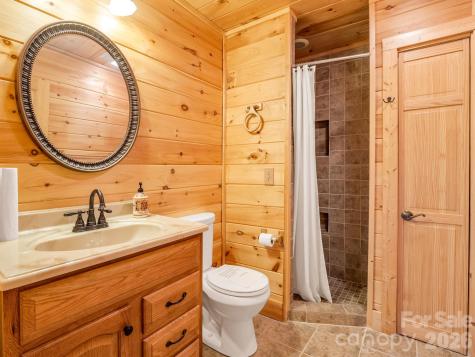 907 Hidden Lake Parkway Nebo NC 28761