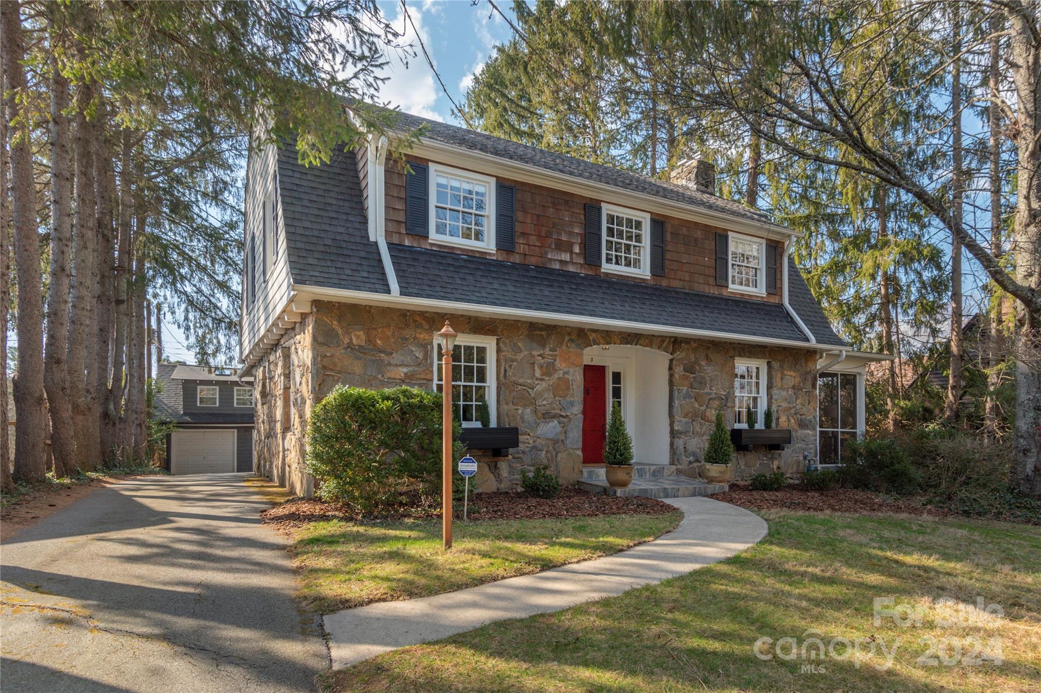 3 Red Oak Road Asheville NC 28804