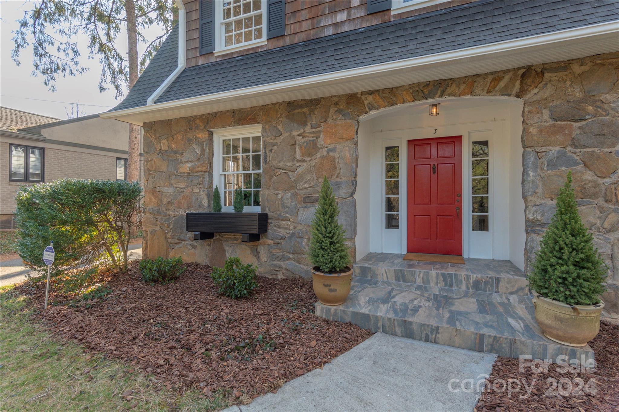 3 Red Oak Road Asheville NC 28804