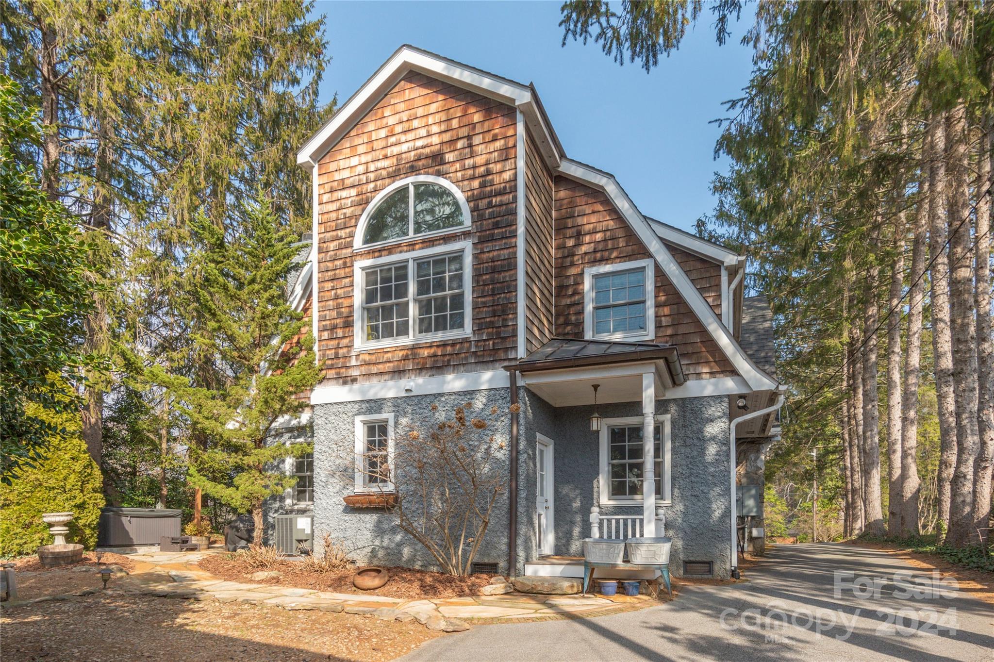 3 Red Oak Road Asheville NC 28804