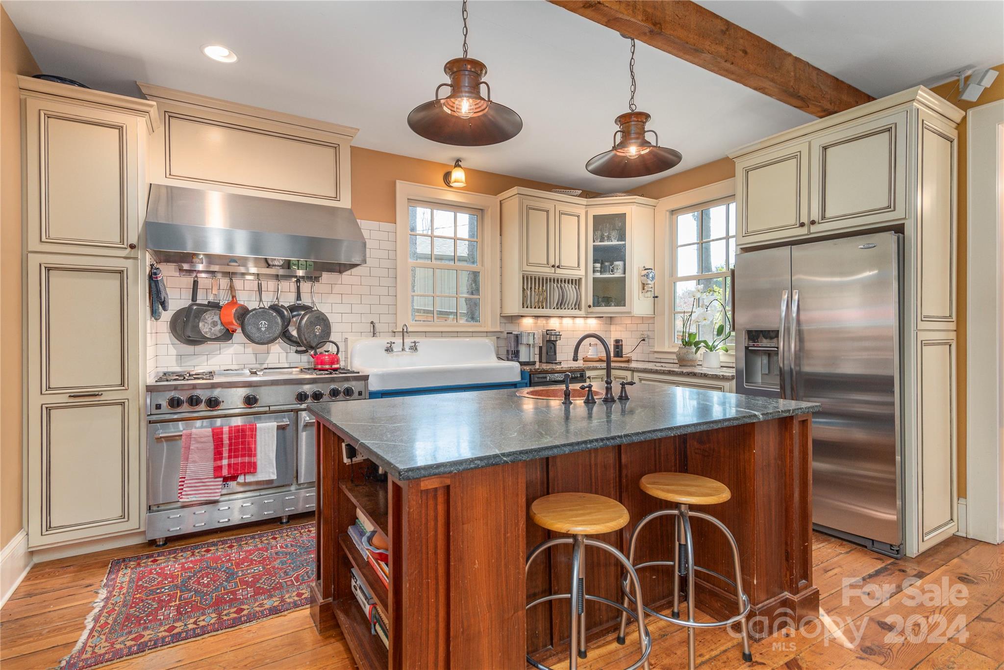 3 Red Oak Road Asheville NC 28804