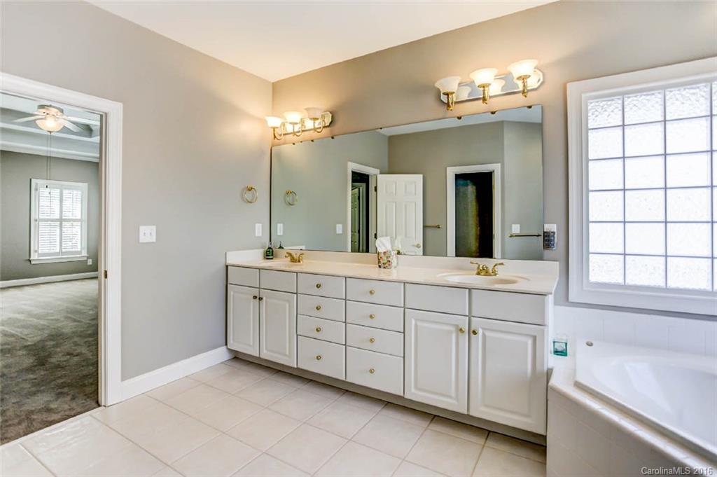 654 Vendue Place Charlotte NC 28226