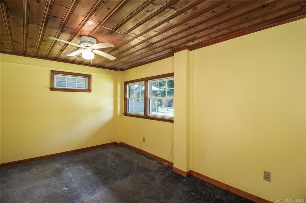1005 Cattail Creek Road Burnsville NC 28714