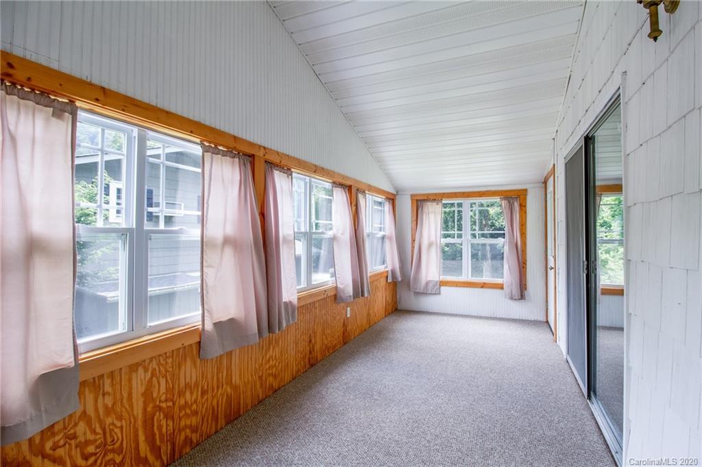 1005 Cattail Creek Road Burnsville NC 28714