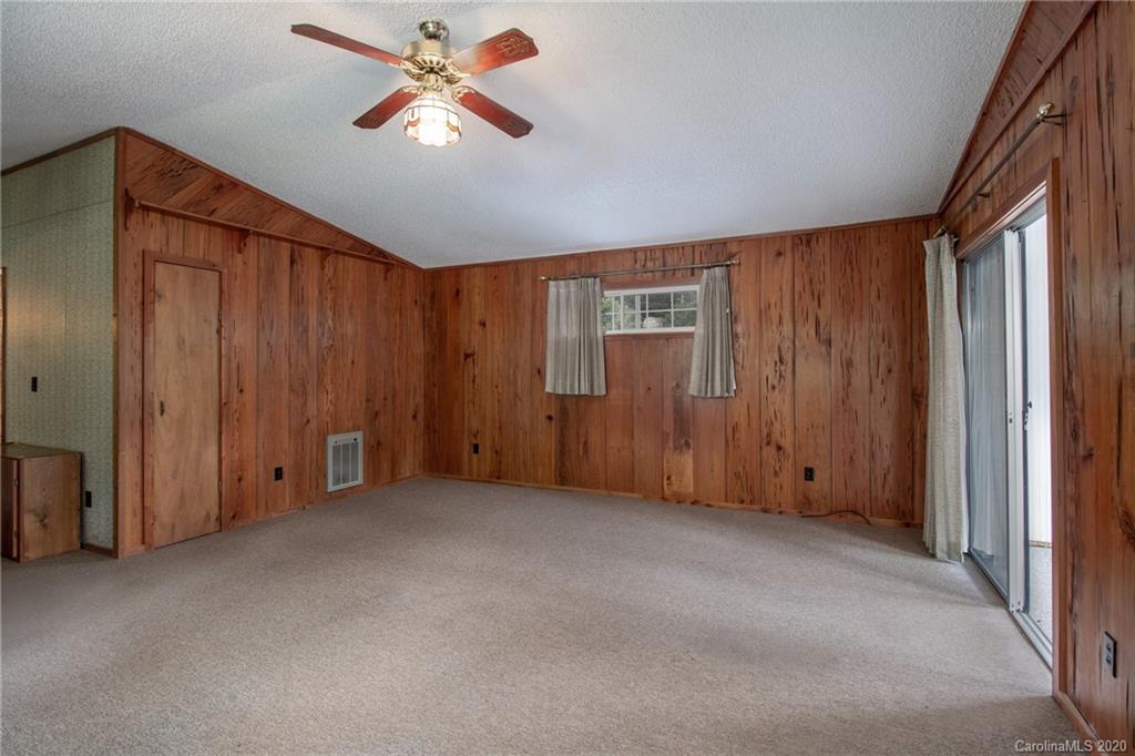 1005 Cattail Creek Road Burnsville NC 28714