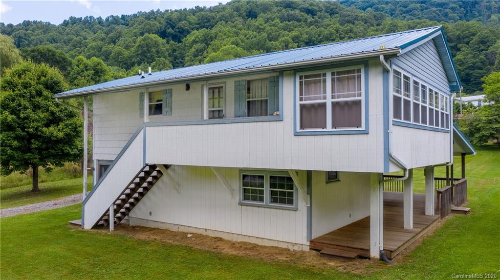 1005 Cattail Creek Road Burnsville NC 28714