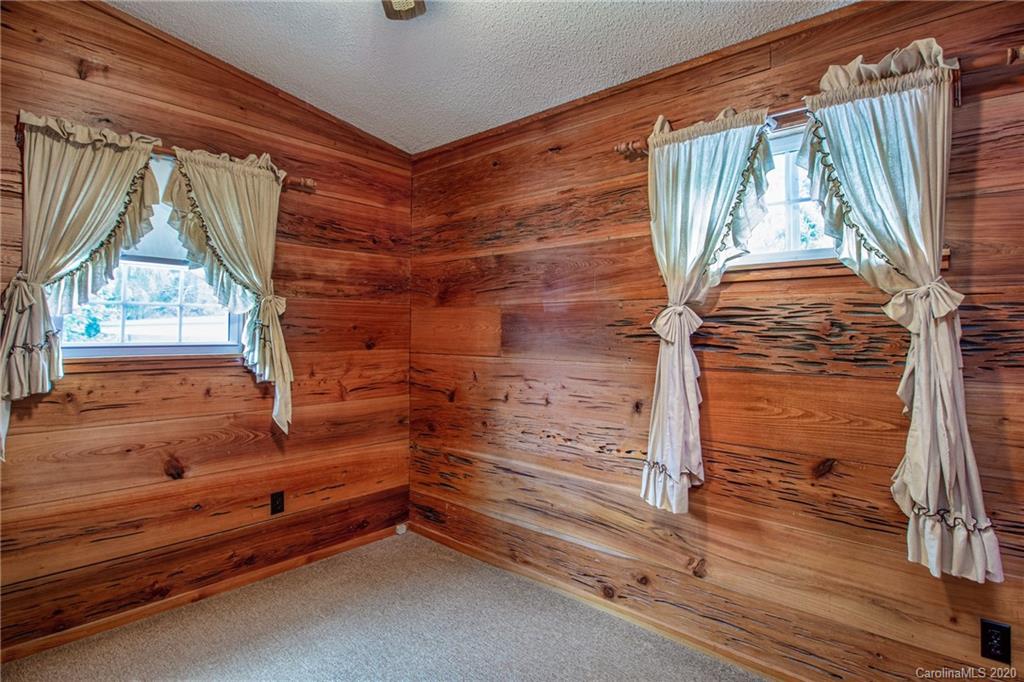 1005 Cattail Creek Road Burnsville NC 28714