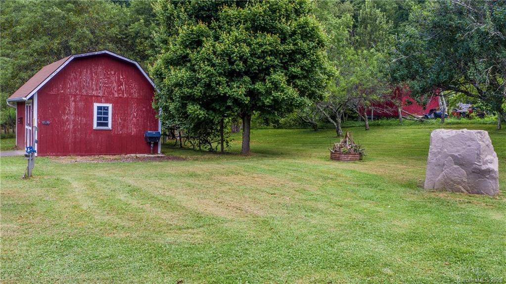 1005 Cattail Creek Road Burnsville NC 28714