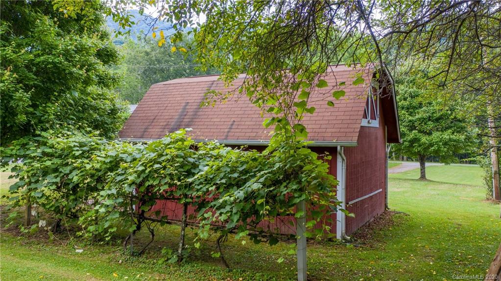 1005 Cattail Creek Road Burnsville NC 28714