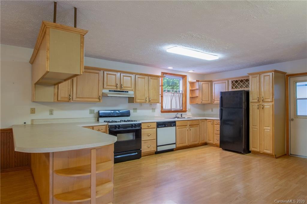 1005 Cattail Creek Road Burnsville NC 28714