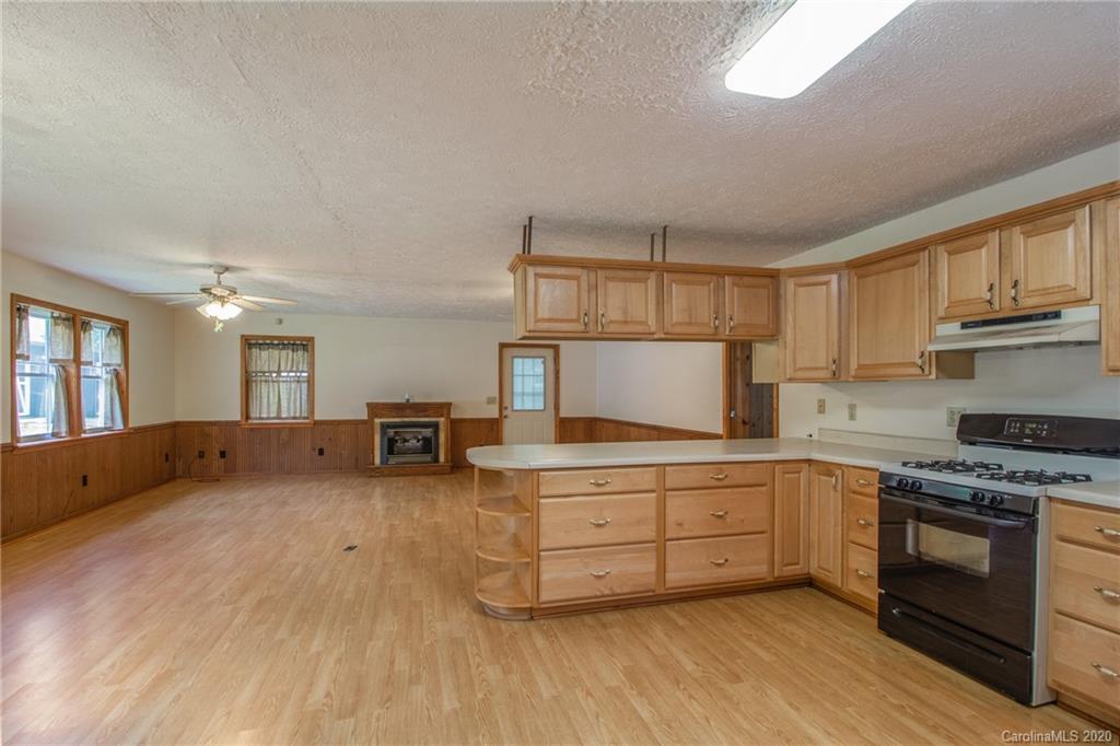 1005 Cattail Creek Road Burnsville NC 28714