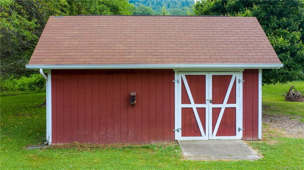 1005 Cattail Creek Road Burnsville NC 28714