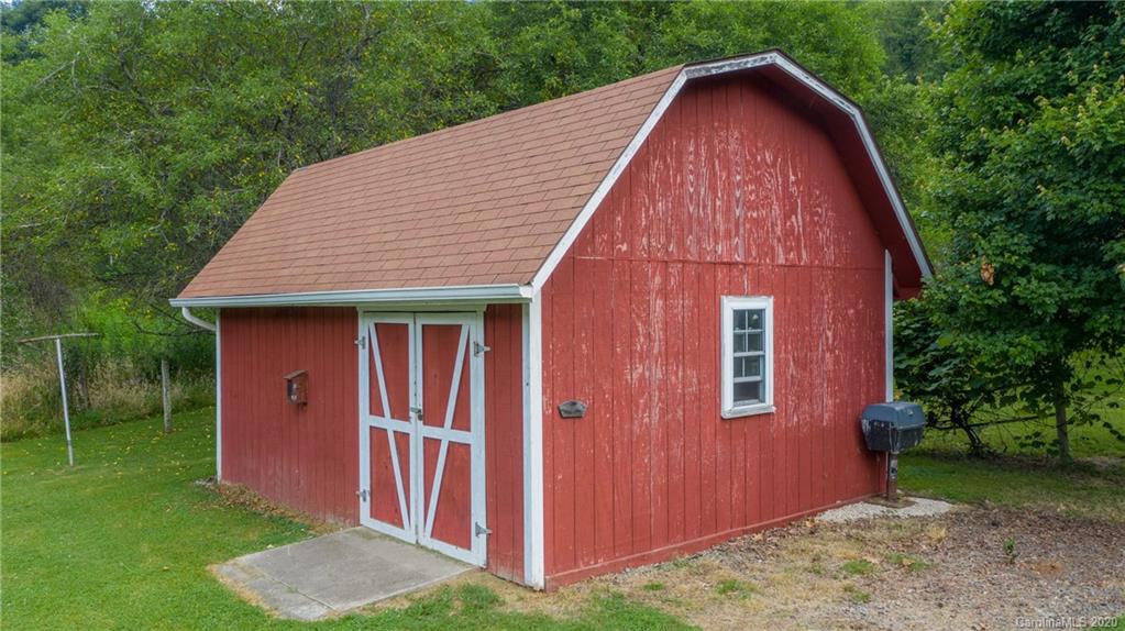 1005 Cattail Creek Road Burnsville NC 28714