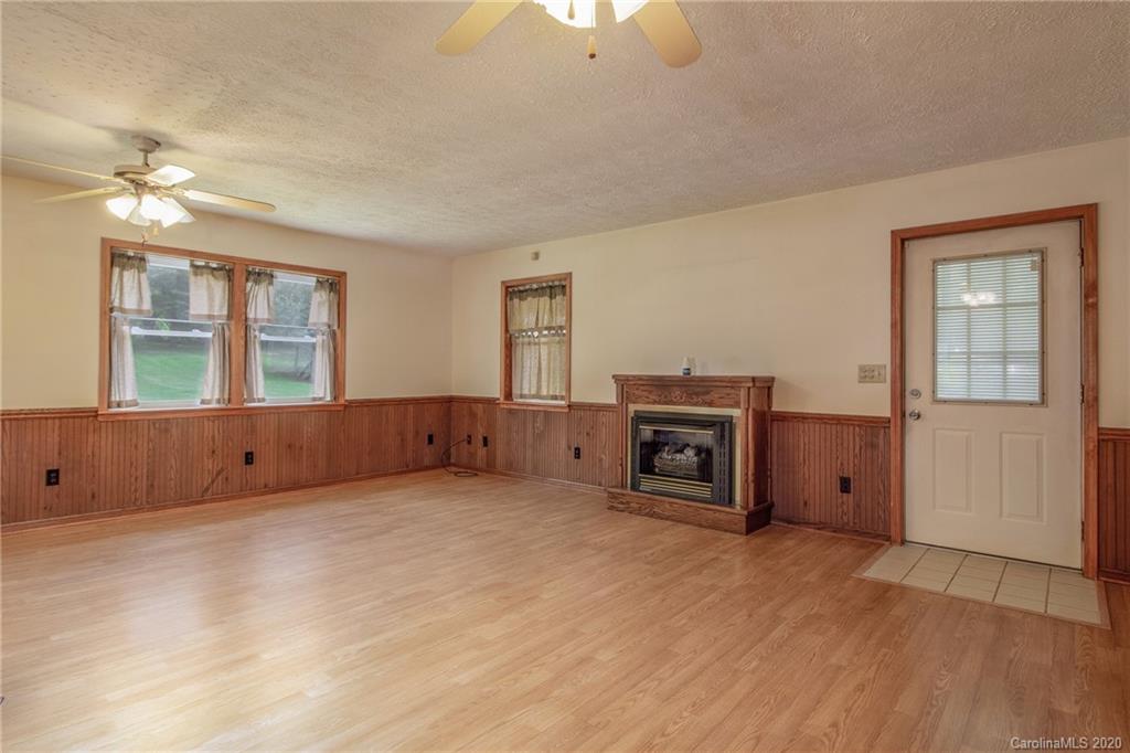 1005 Cattail Creek Road Burnsville NC 28714