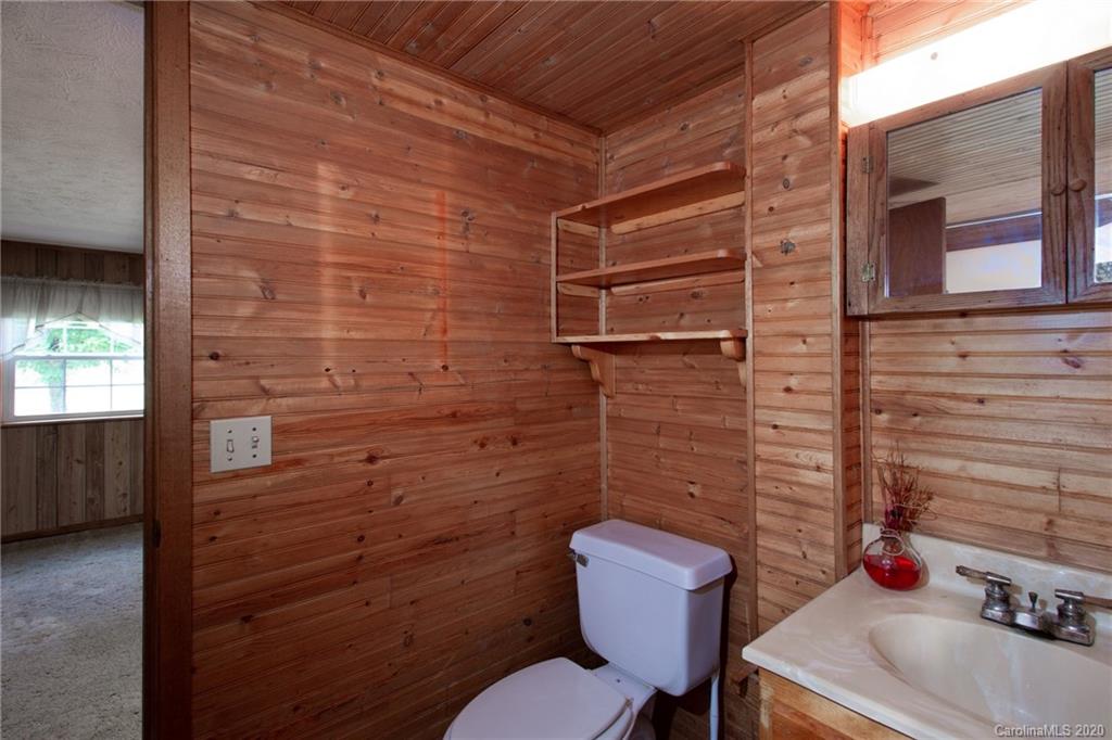 1005 Cattail Creek Road Burnsville NC 28714