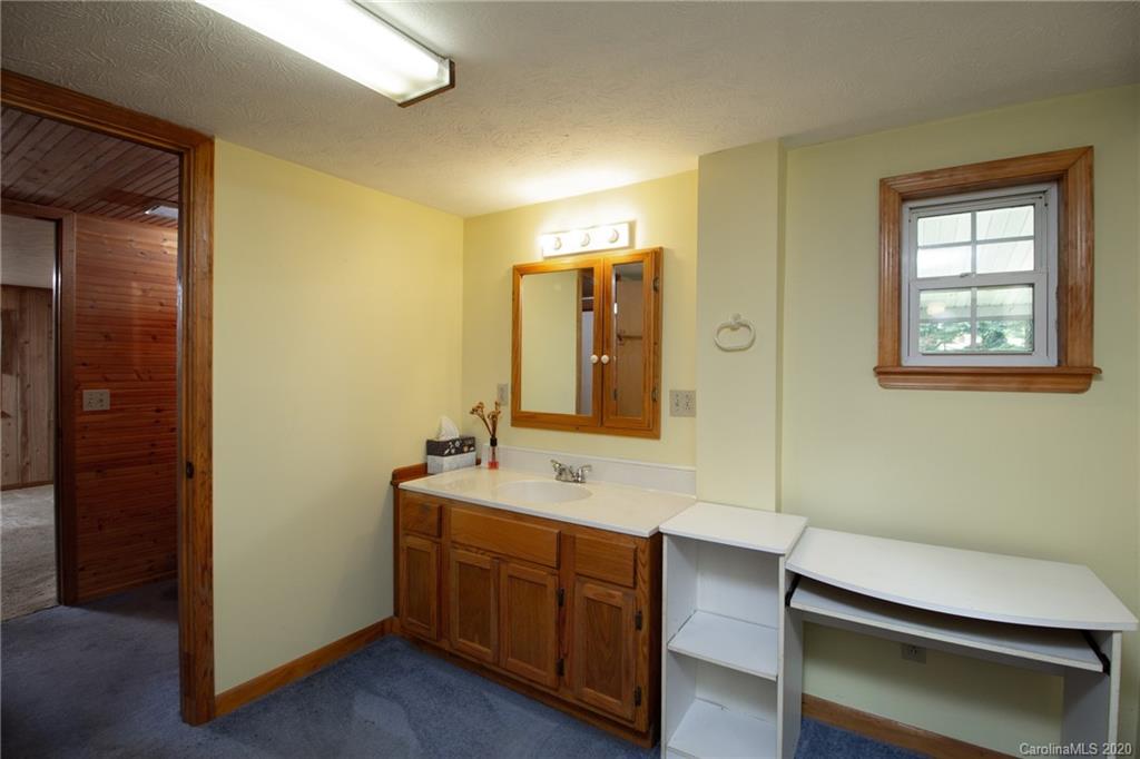 1005 Cattail Creek Road Burnsville NC 28714
