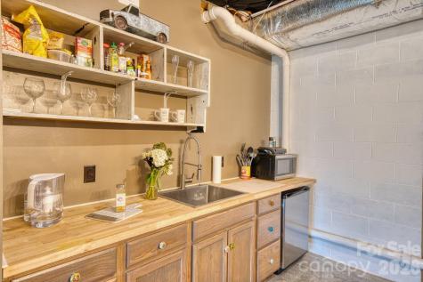 45 Baton Lane Asheville NC 28803