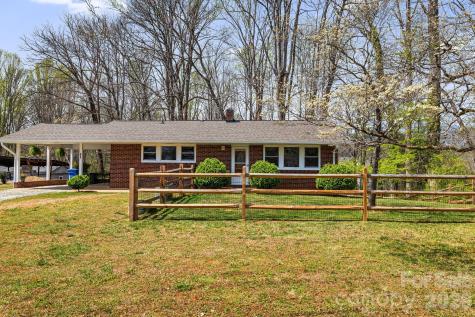 194 Carolina Avenue Brevard NC 28712