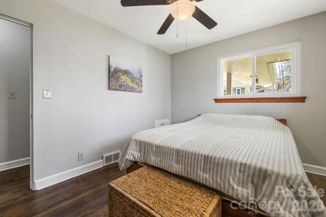 194 Carolina Avenue Brevard NC 28712
