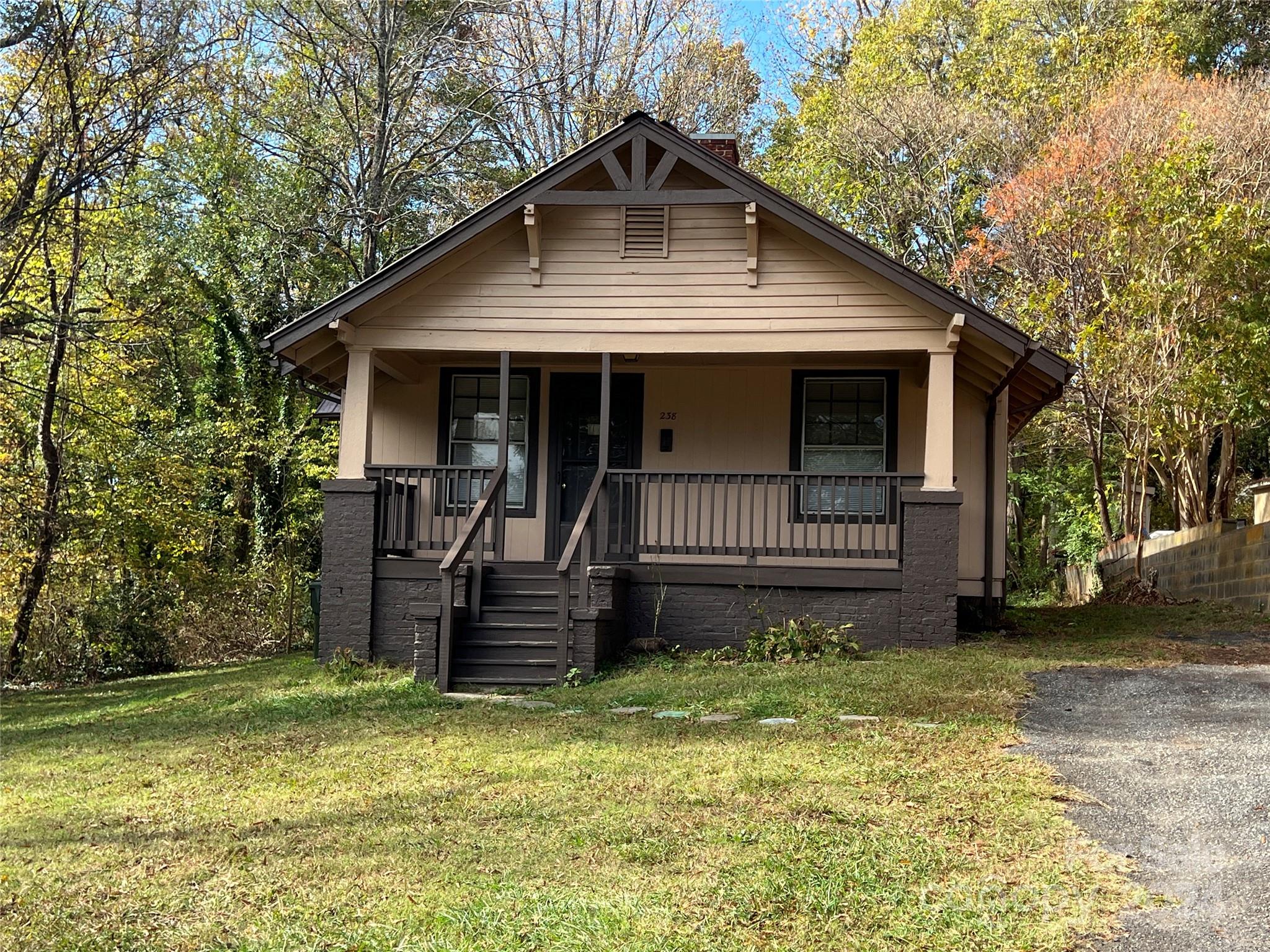 238 7th Street SE Hickory NC 28602