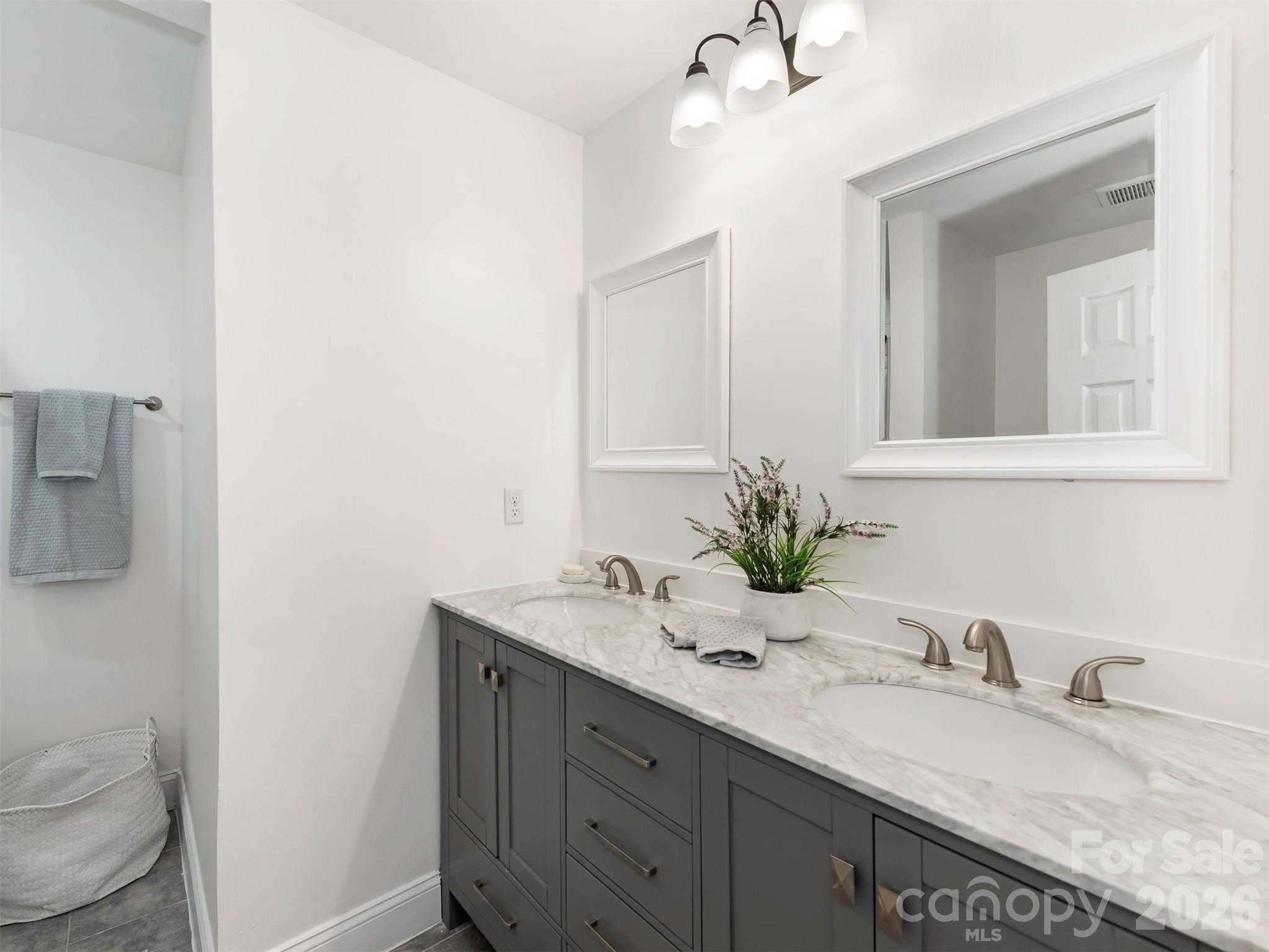 4014 Fieldcrest Road Charlotte NC 28217
