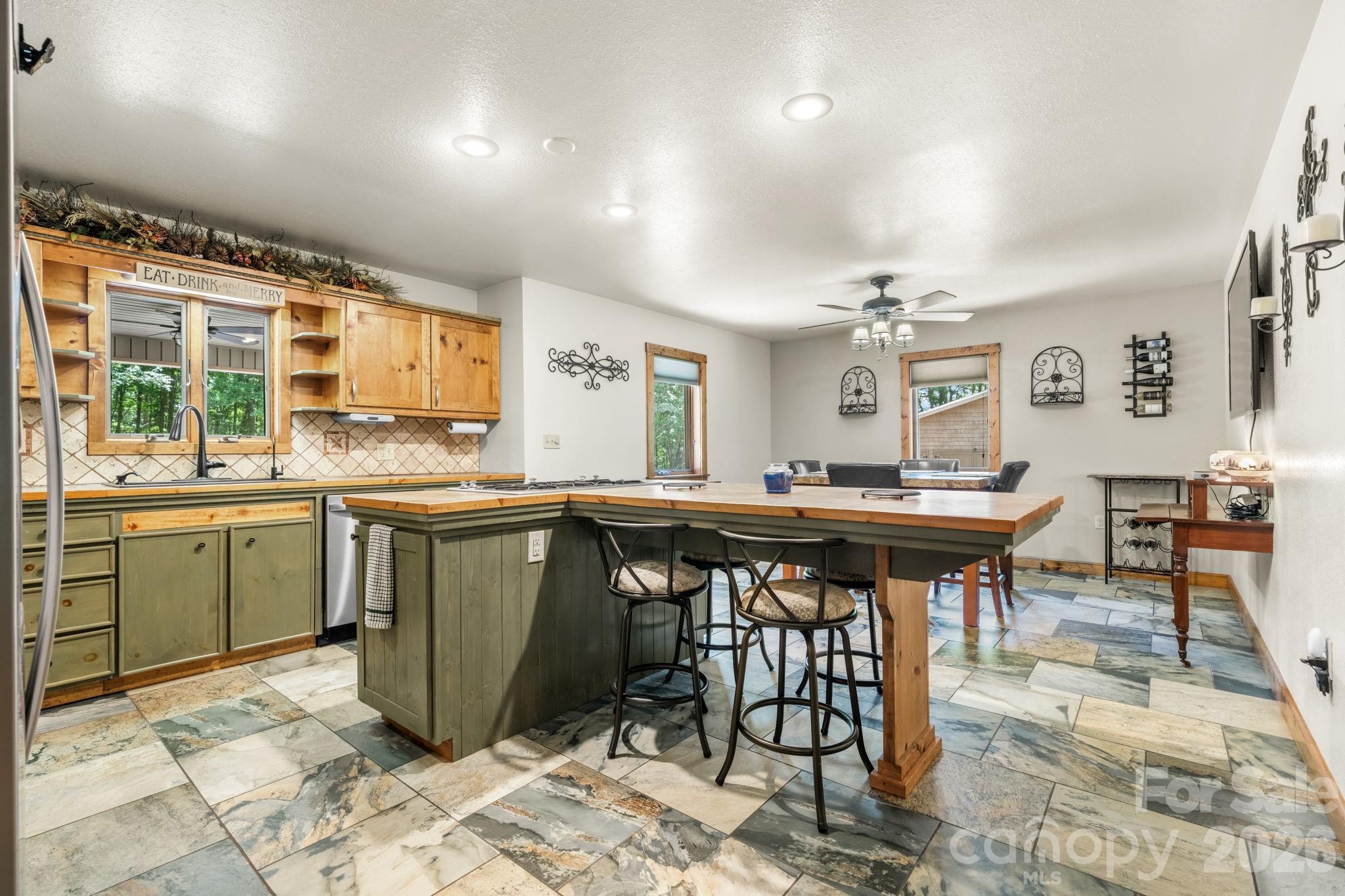 4586 Charlotte Street Conover NC 28613