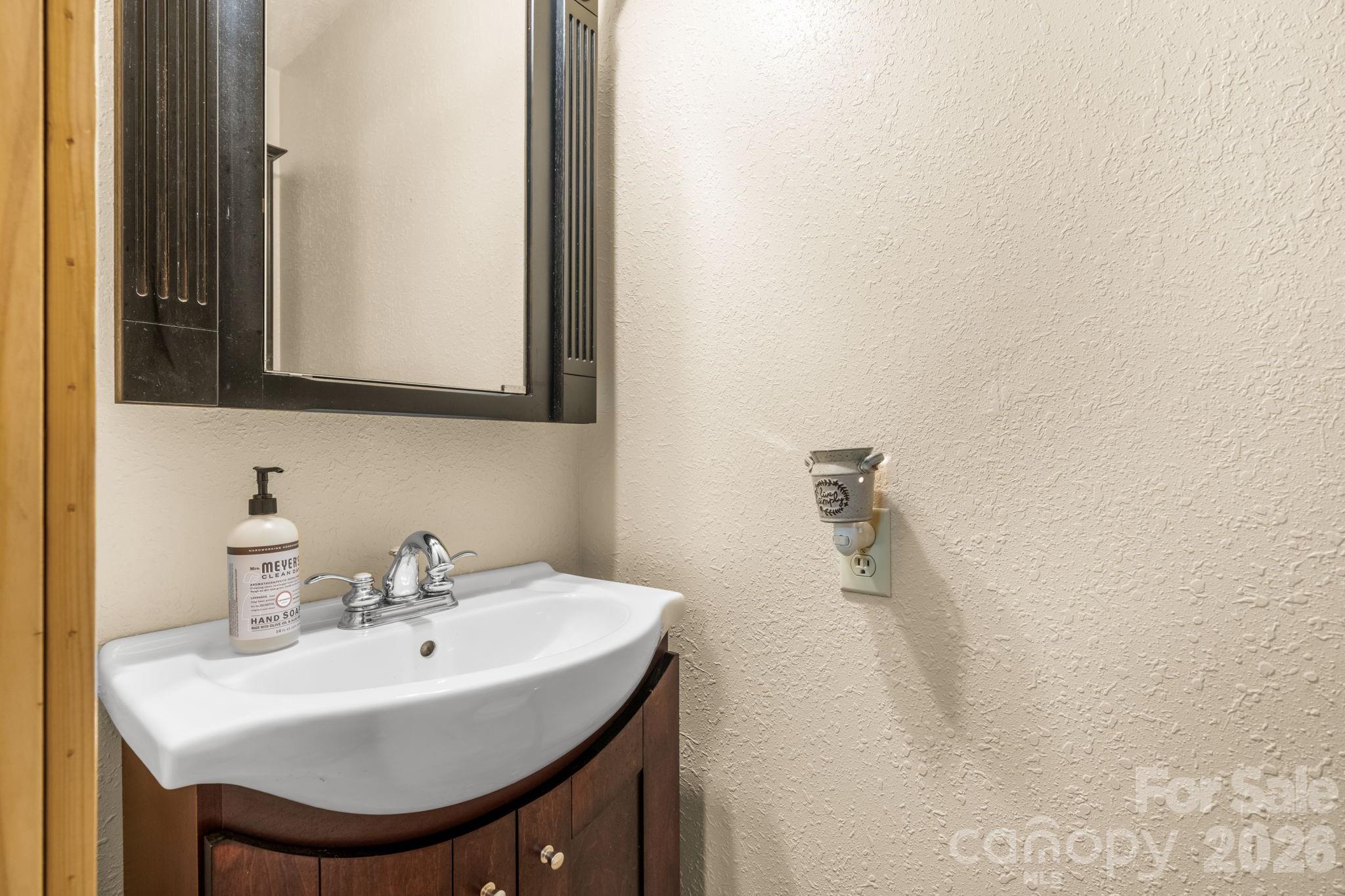 4586 Charlotte Street Conover NC 28613