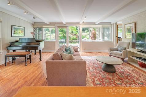 47 Lakeview Road Asheville NC 28804
