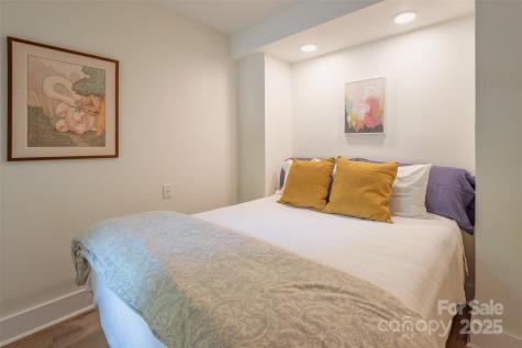 47 Lakeview Road Asheville NC 28804