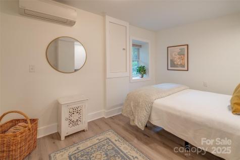 47 Lakeview Road Asheville NC 28804