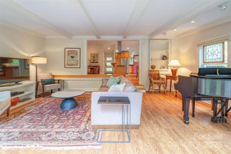 47 Lakeview Road Asheville NC 28804