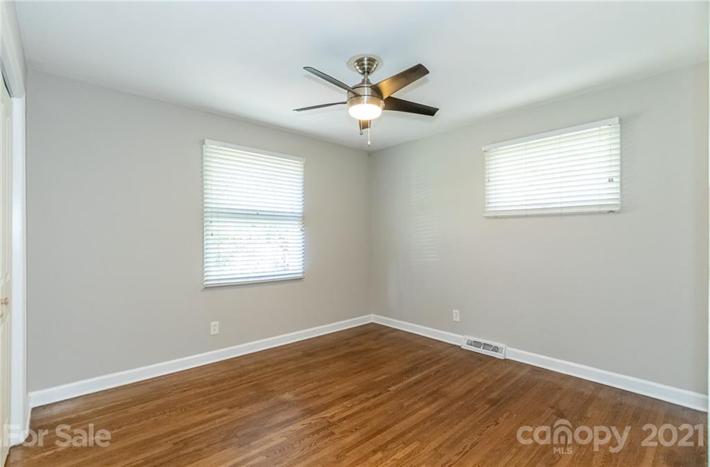 5415 Coburg Avenue Charlotte NC 28215