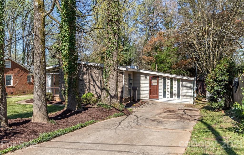 5415 Coburg Avenue Charlotte NC 28215