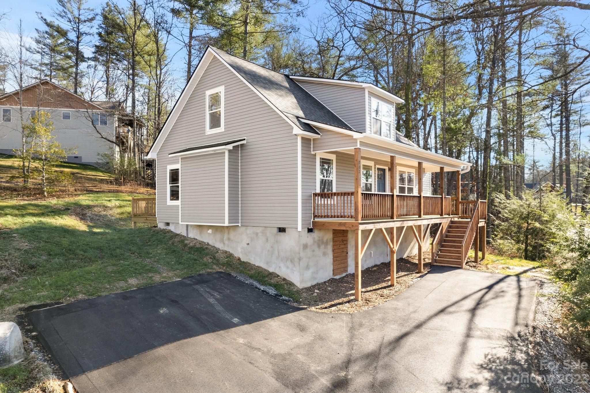 202 Fall Leaves Drive Fairview NC 28730