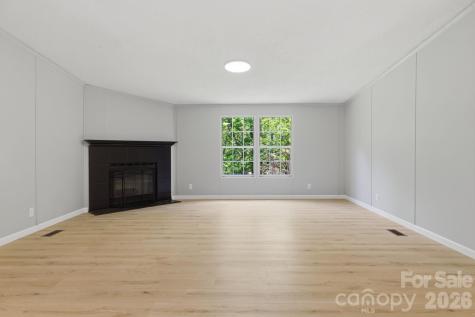 6490 Willow Road Hendersonville NC 28739