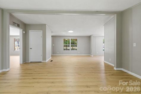 6490 Willow Road Hendersonville NC 28739