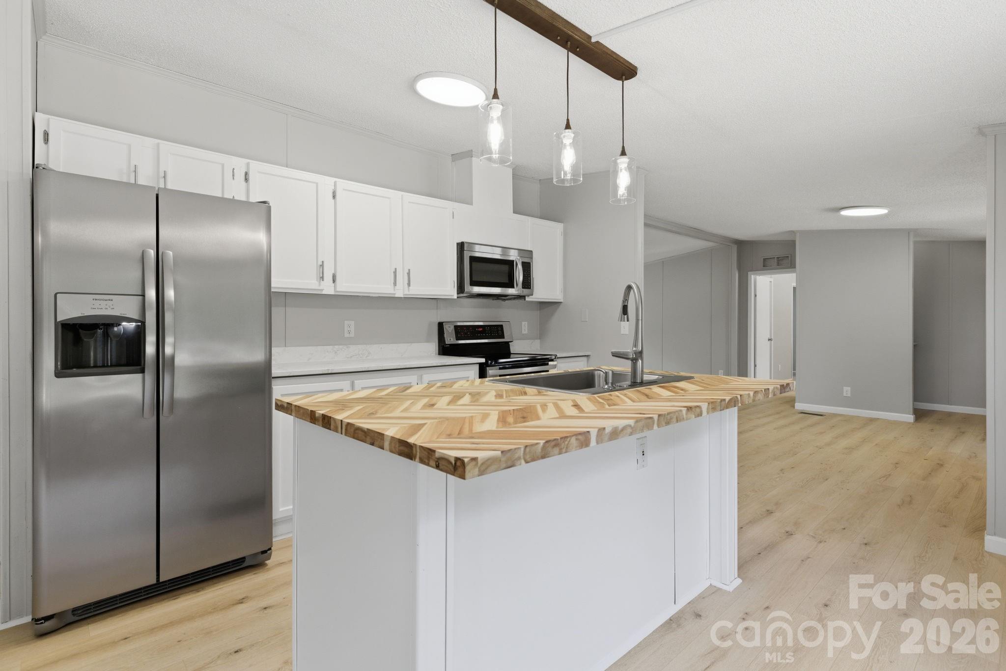 6490 Willow Road Hendersonville NC 28739
