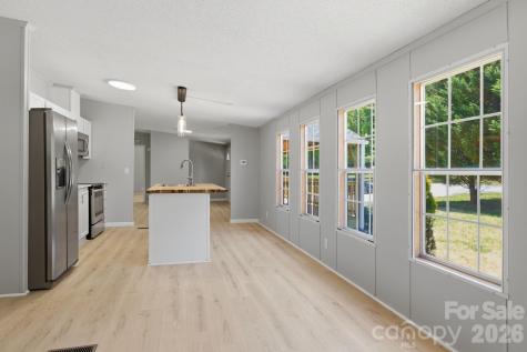 6490 Willow Road Hendersonville NC 28739